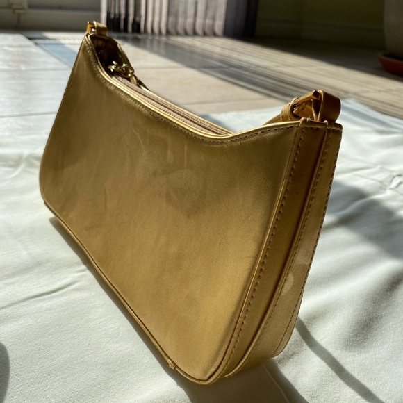 Gold kitten heel with matte gold clutch bag set. - Picture 3 of 4